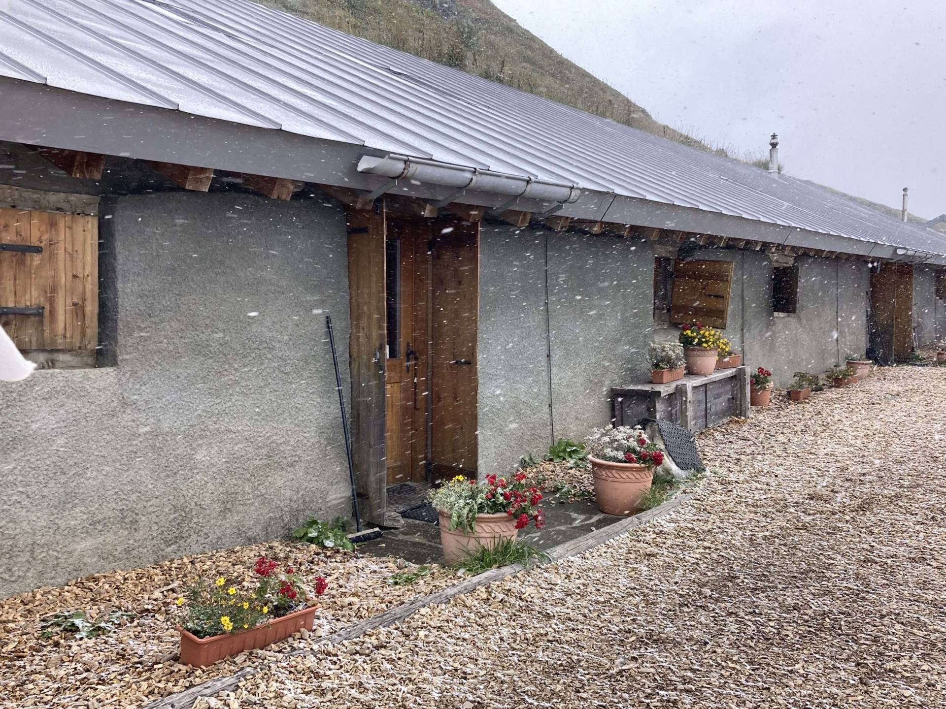 A snowy september day at alpage de la peule