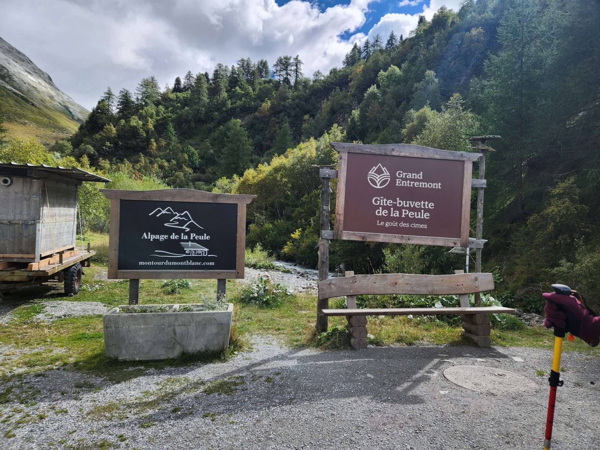 sign for alpage de la peule