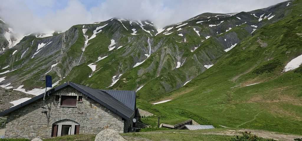 mountains behind rifugio elena