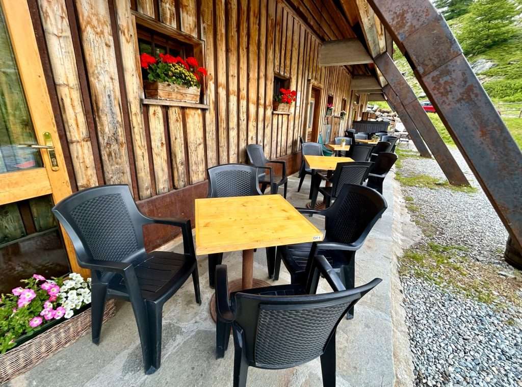 Covered outdoor seating at cabane du combal