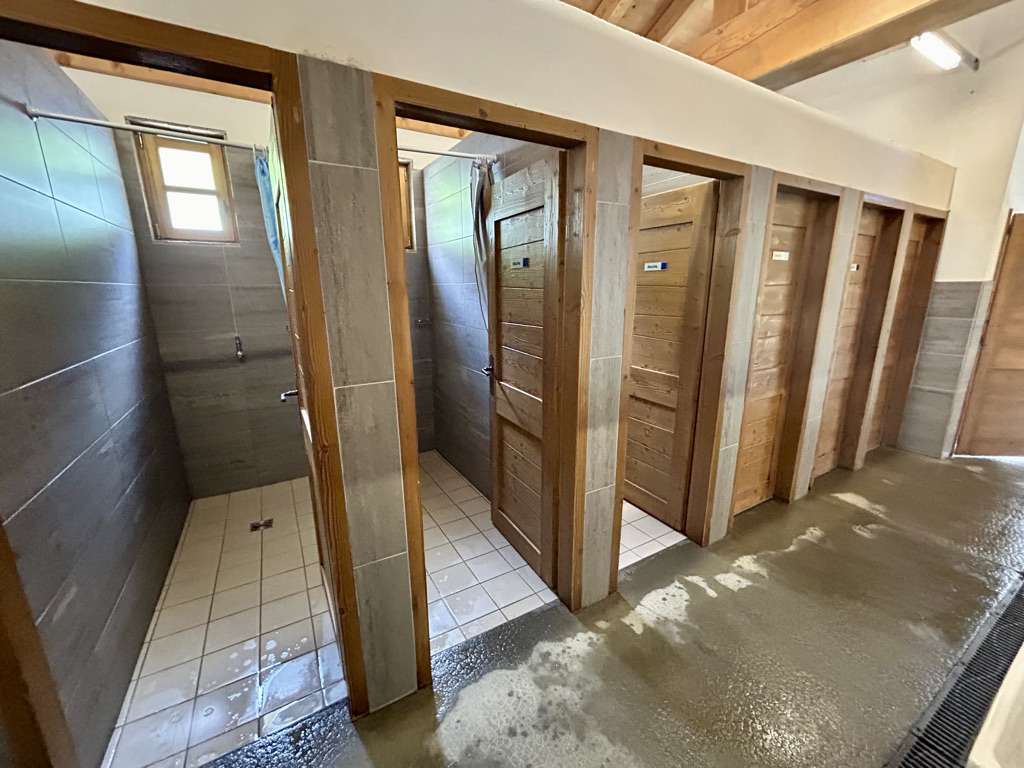 Communal showers at refuge des mottets