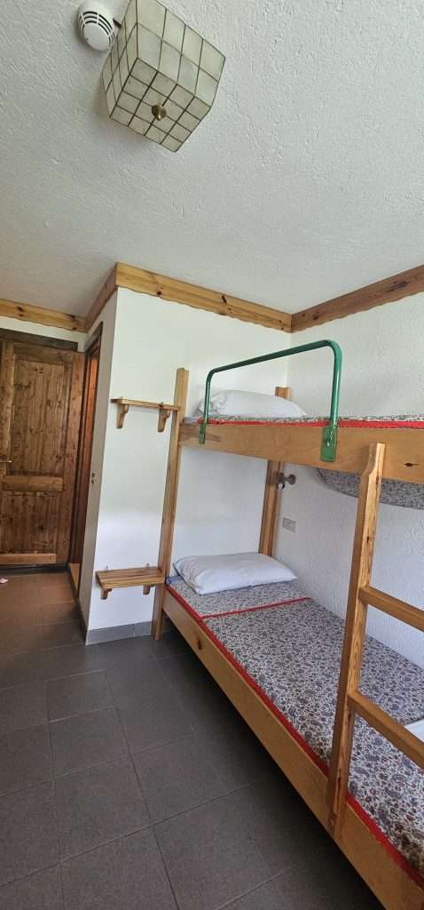double bunk bed room