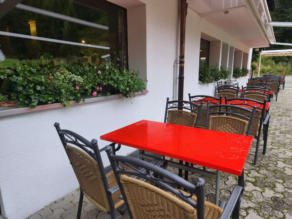 Outdoor seating at relais d'arpette