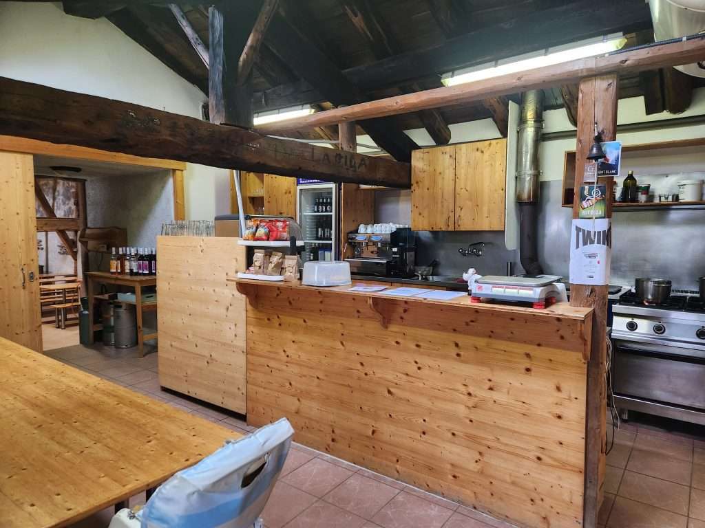 bar counter at alpage de la peule