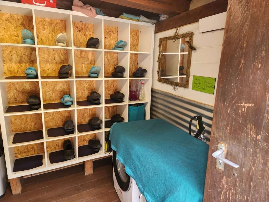 boot room at refuge le peuty