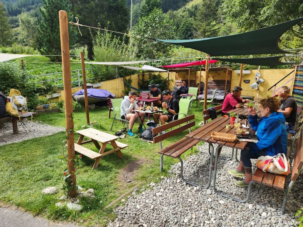 Outdoor seating at refuge le peuty