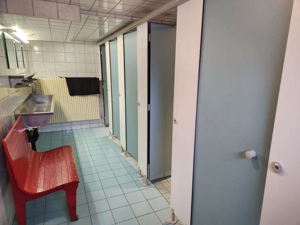 Showers at Relais d'arpette