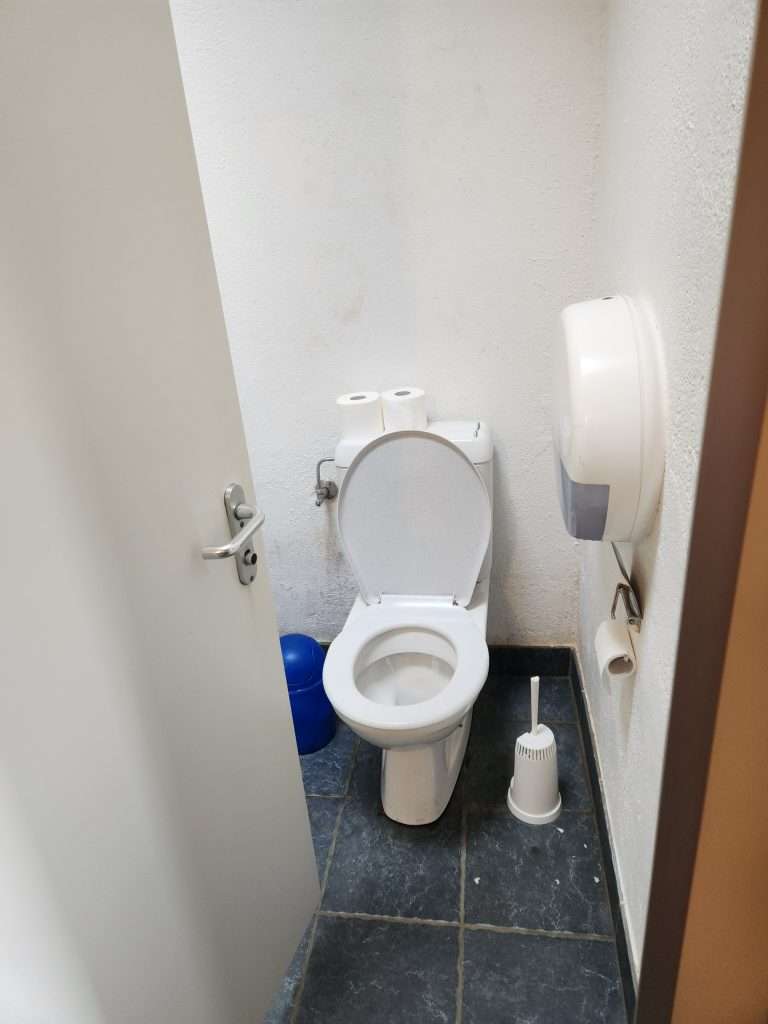 toilet facilities at alpage de la peule