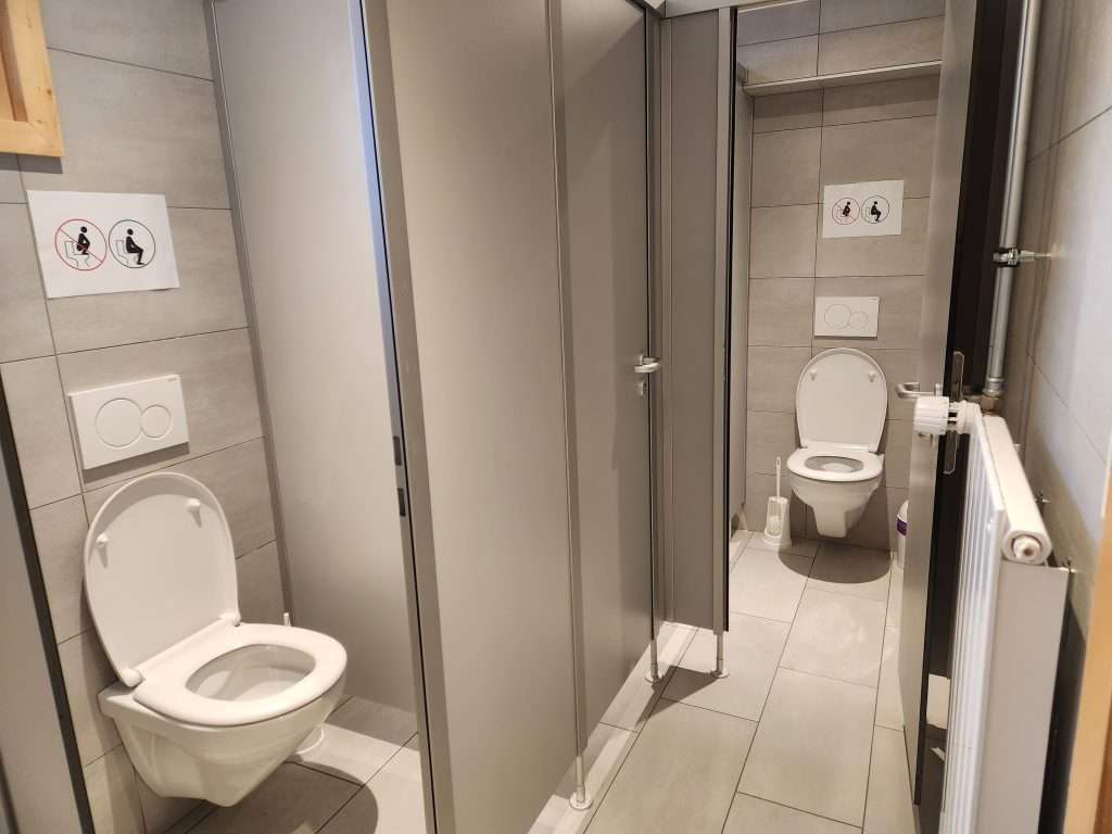 toilet facilities at relais d'arpette