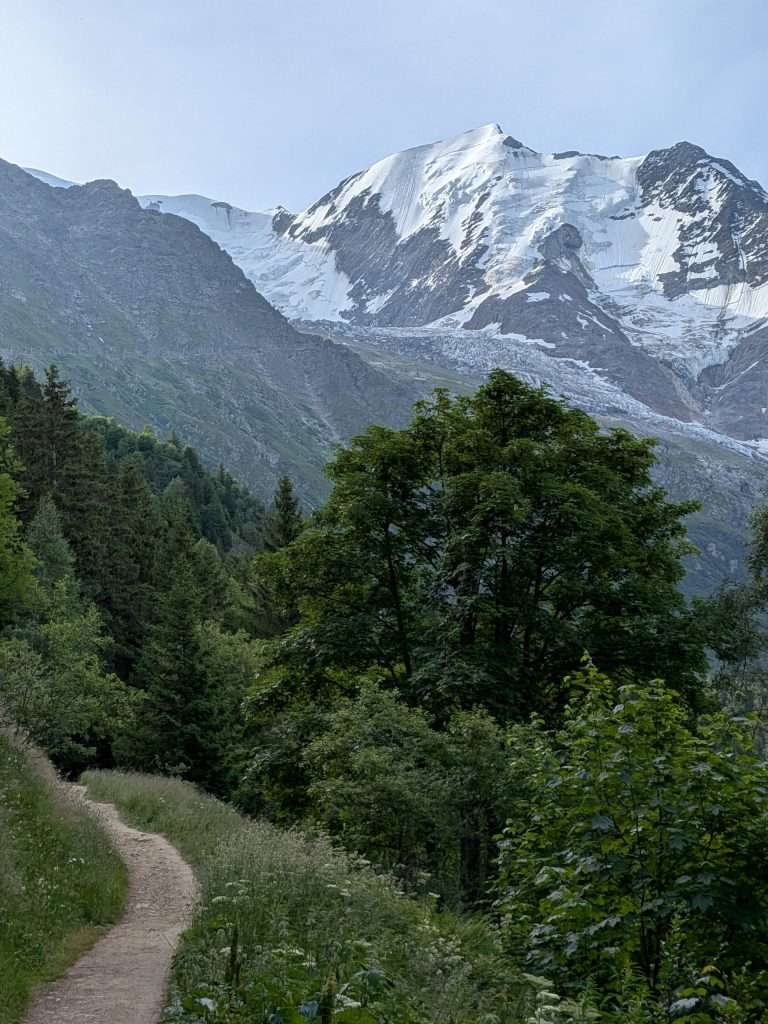The Dome du Goûter in the background of the col de tricot route.