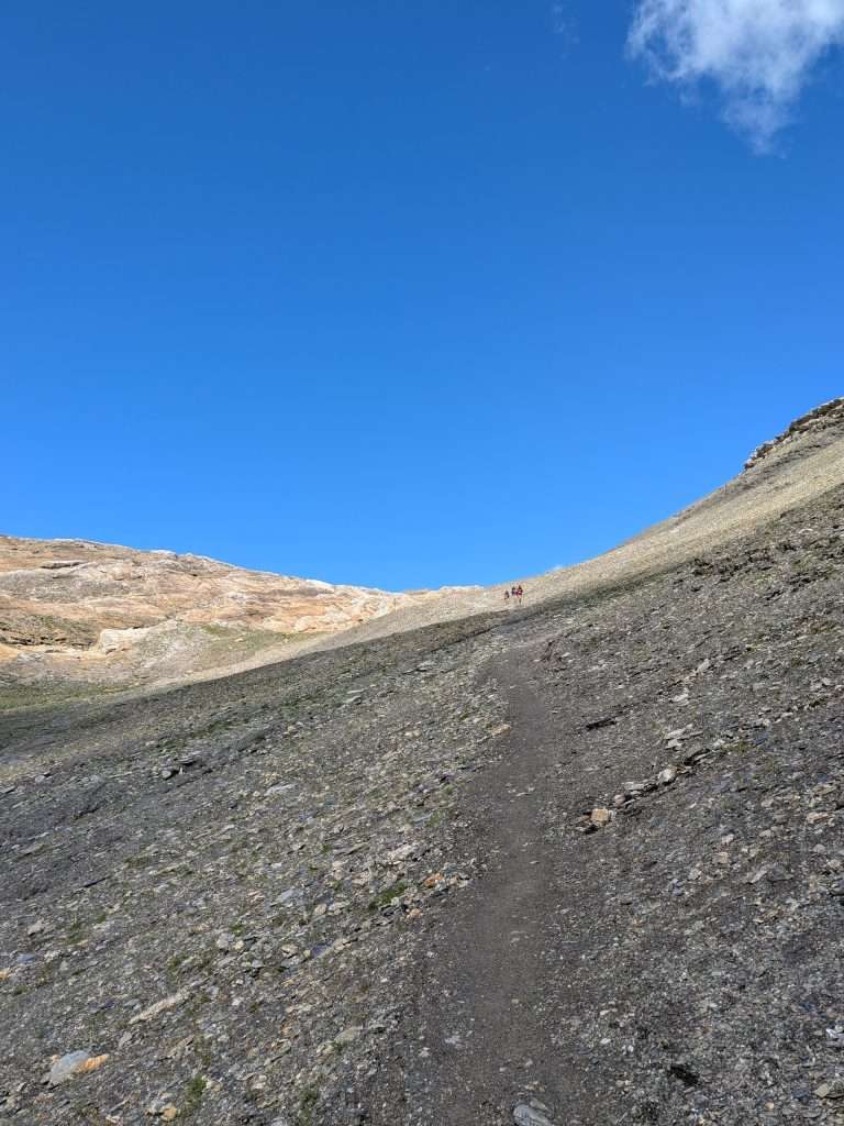 Trail leading towards the col des fours