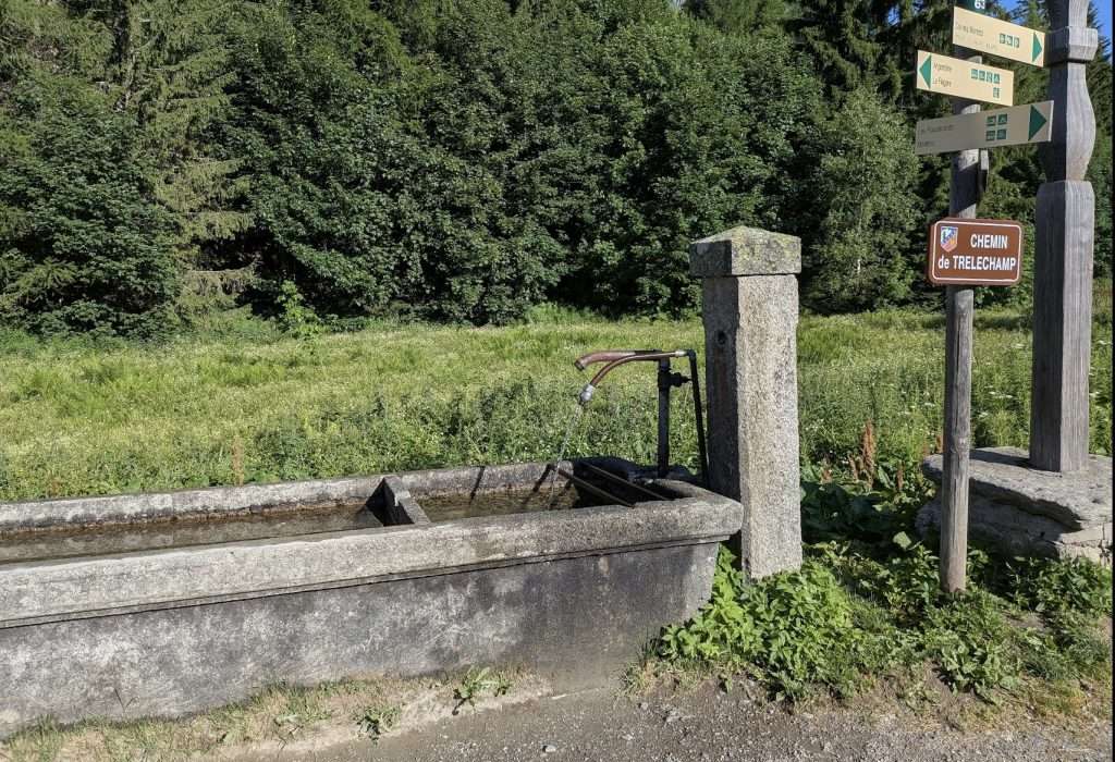 A water trough in tre-le-champ