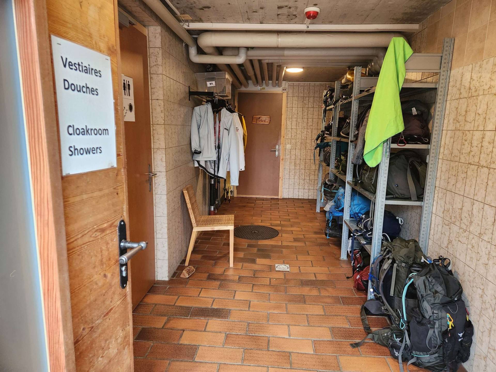 Boot and gear storage at Relais d'arpette